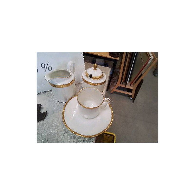 LOT 3 PIECES À CAFÉ BLC DORÉ 
