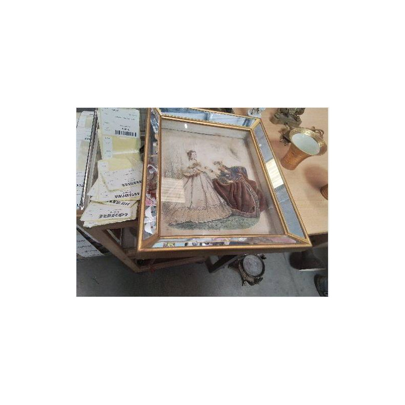 CADRE VITRINE ROBE