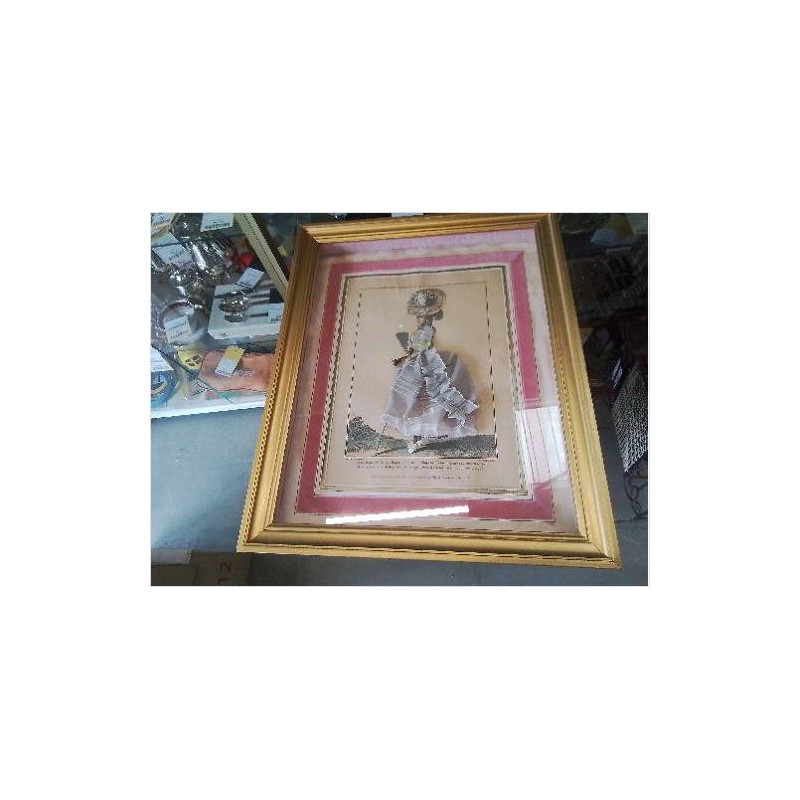 CADRE VITRINE ROBE