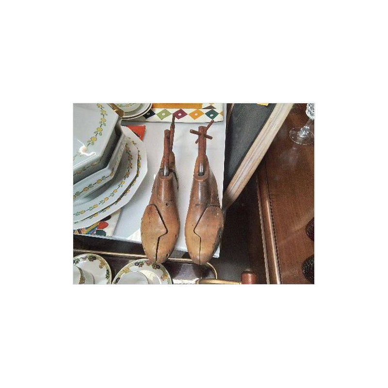 FORMES CHAUSSURES ANC BOIS METAL