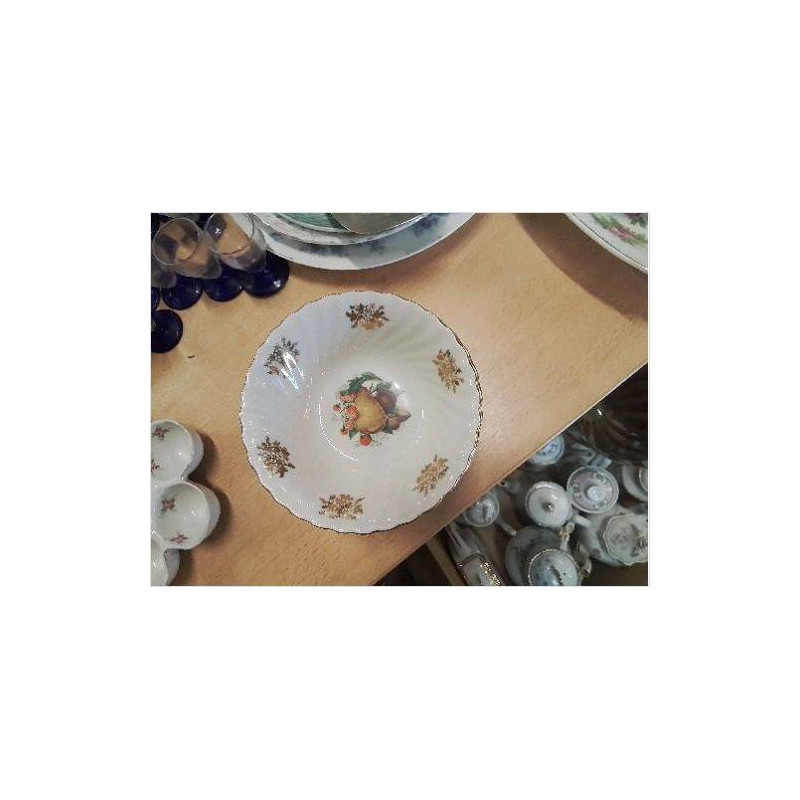 LOT COUPES A FRUITS PORCELAINE