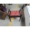TABOURET PIANO ANCIEN TISSU ROUGE DORÉ ANGLAIS 