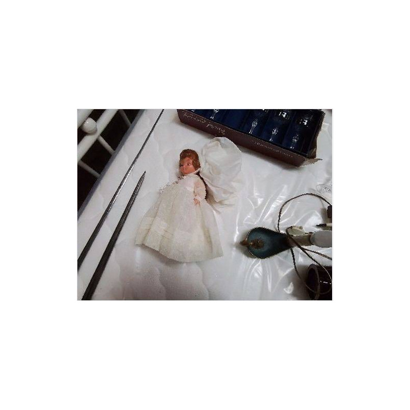 POUPÉE ROBE BLANCHE