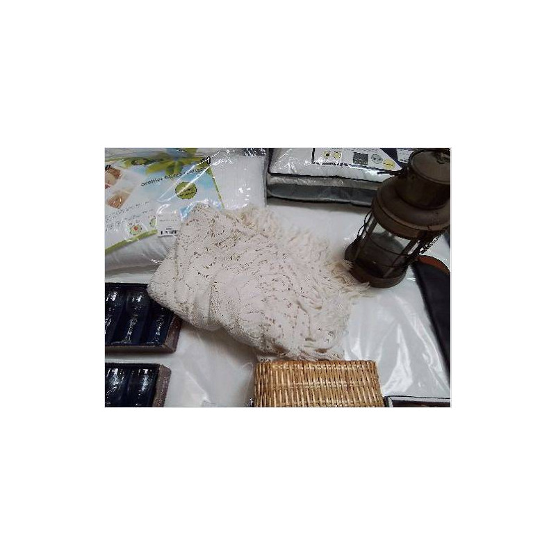 DESSUS DE LIT BRODERIE 