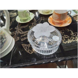BOITE OVALE CRISTAL FLEUR