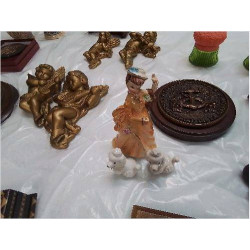 STATUETTE FAIENCE FEMME 2 CHIENS