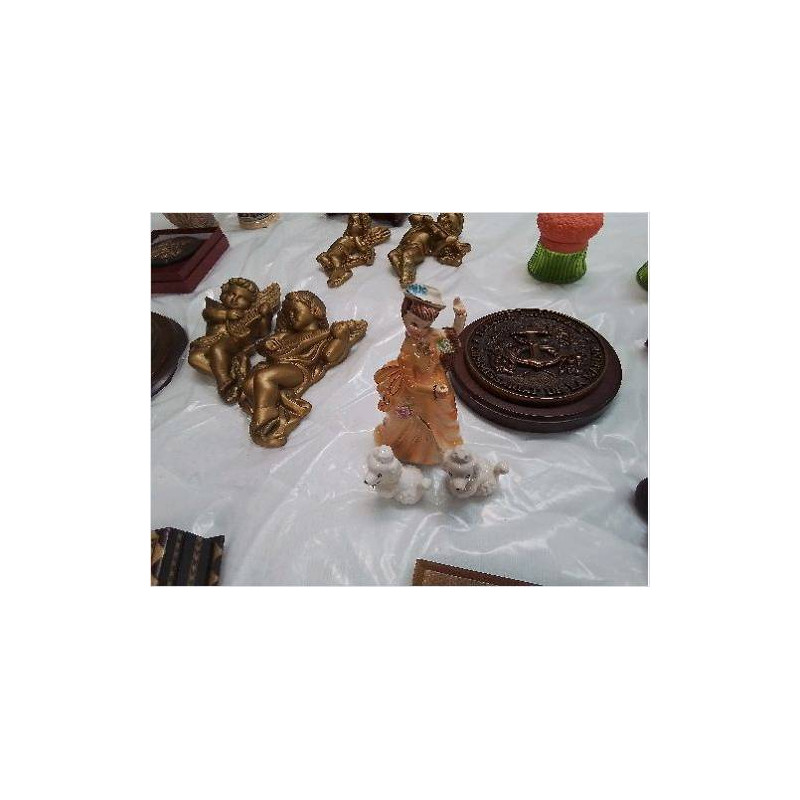 STATUETTE FAIENCE FEMME 2 CHIENS