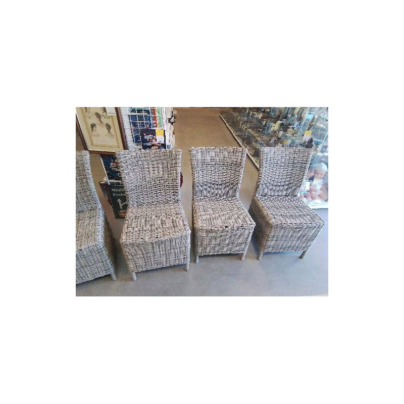 CHAISE TRESSÉE GRISE PVC