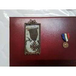MÉDAILLE SOUS CADRE 14-18