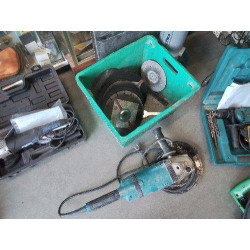MEULEUSE MAKITA+ DISQUES...