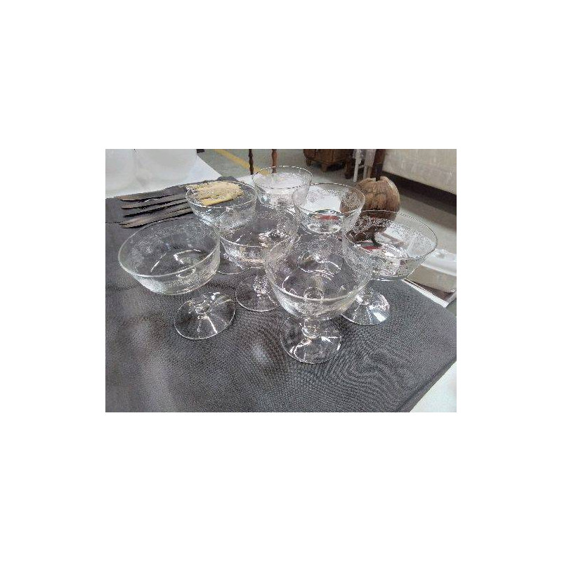 LOT COUPES CRISTAL CHAMPAGNE GRAVÉES