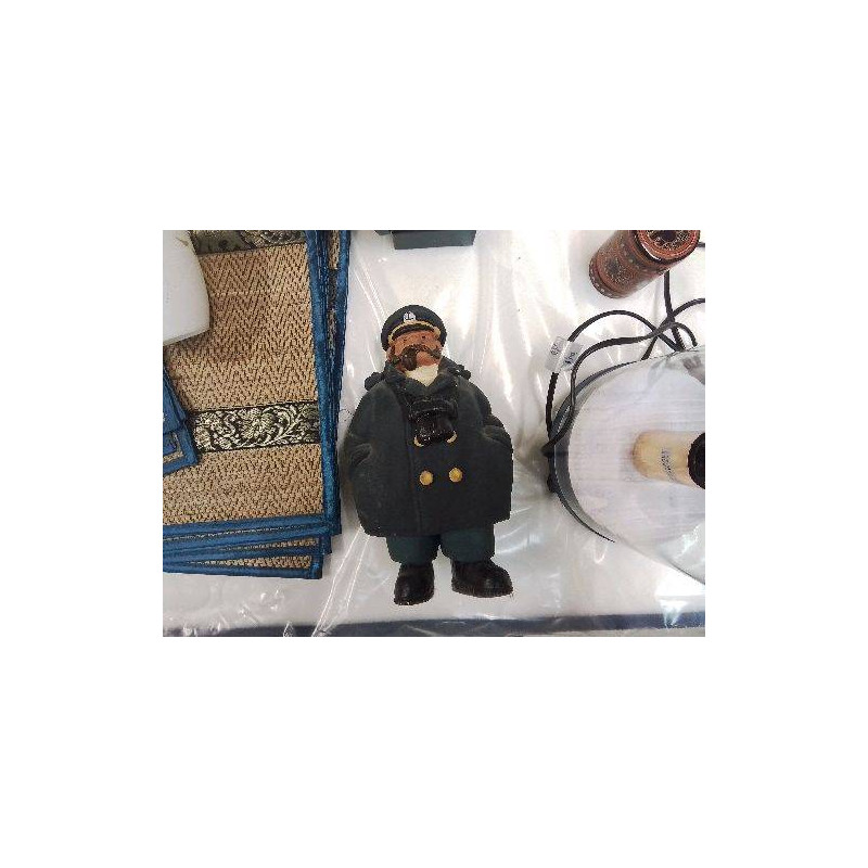 PERSONNAGE CAPITAINE MARIN