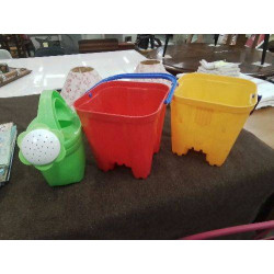 LOT DE 3 JOUETS DE PLAGE