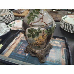 PIED DE LAMPE A PETROLE ANCIEN EMAILLE