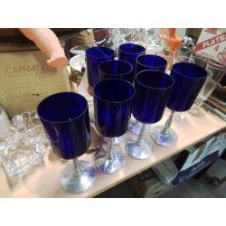 LOT 8 VERRES BLEU METAL 