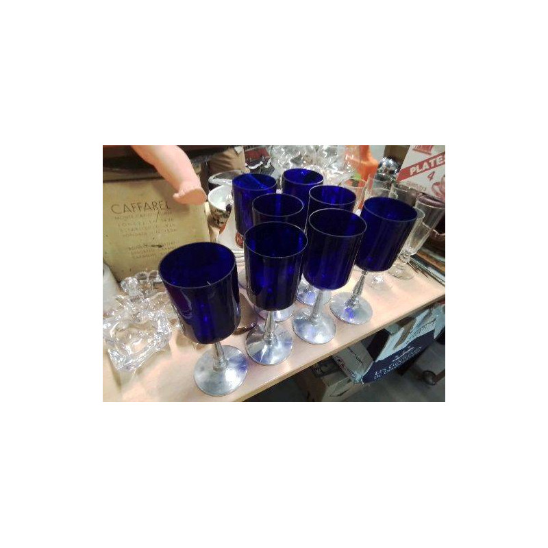 LOT 8 VERRES BLEU METAL 