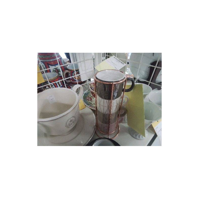 LOT DE 4 TASSES AVEC PRESENTOIR 