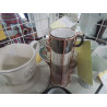 LOT DE 4 TASSES AVEC PRESENTOIR 