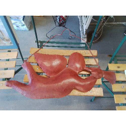 SUSPENSION ANGE METAL ROUGE