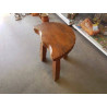 TABOURET 3 PIEDS BRUTALISTE