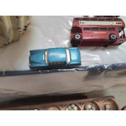 VOITURE BLEUE DINKY TOYS