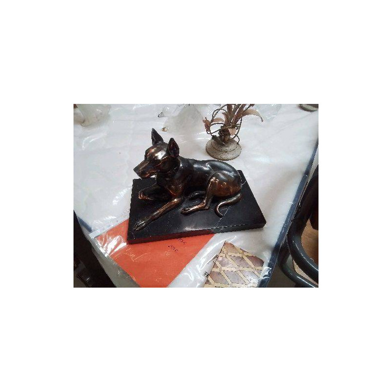 STATUETTE CHIEN REGULE SUR MARBRE