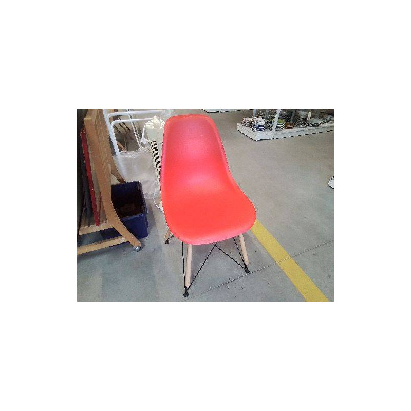 CHAISE PVC ROUGE PIED BOIS ET METAL NOIR