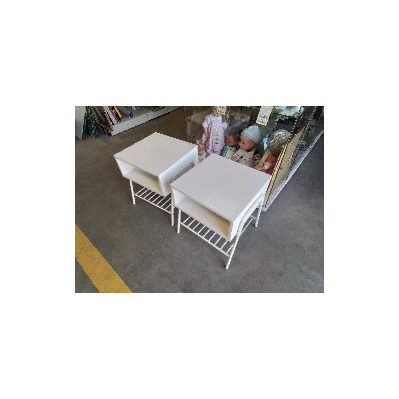 CHEVET BLANC 1N ETAGERE TUBES