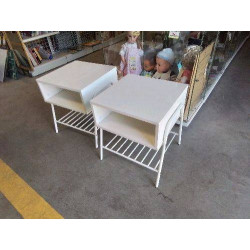 CHEVET BLANC 1N ETAGERE TUBES