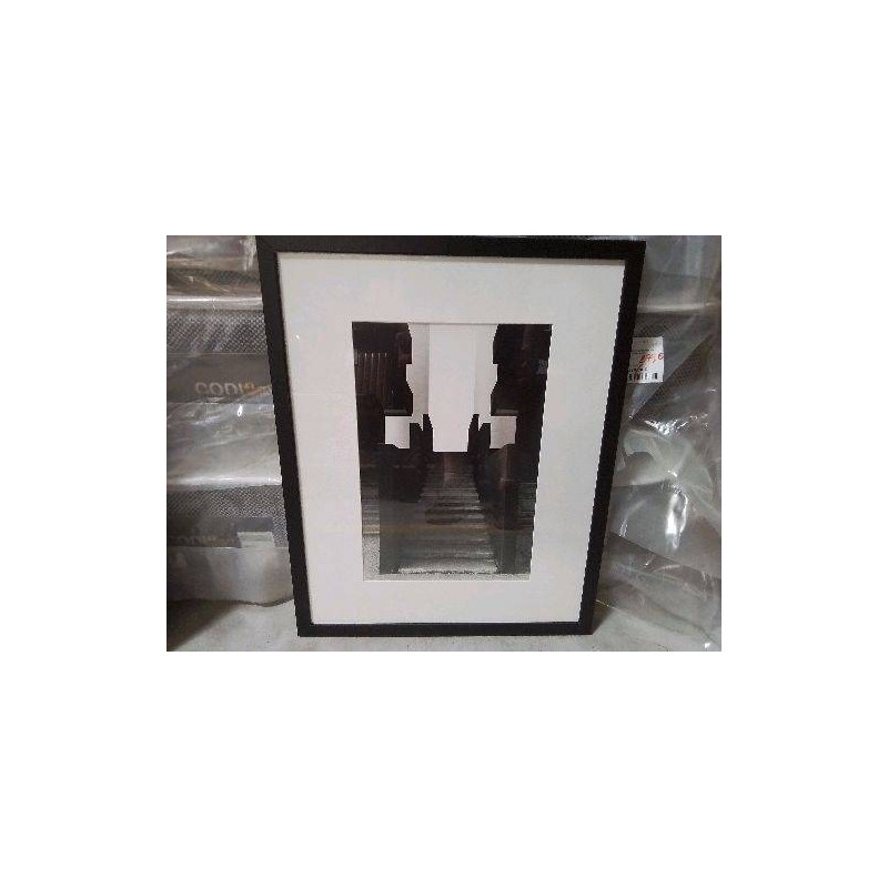 PHOTO N&B ESCALIER SOUS CADRE