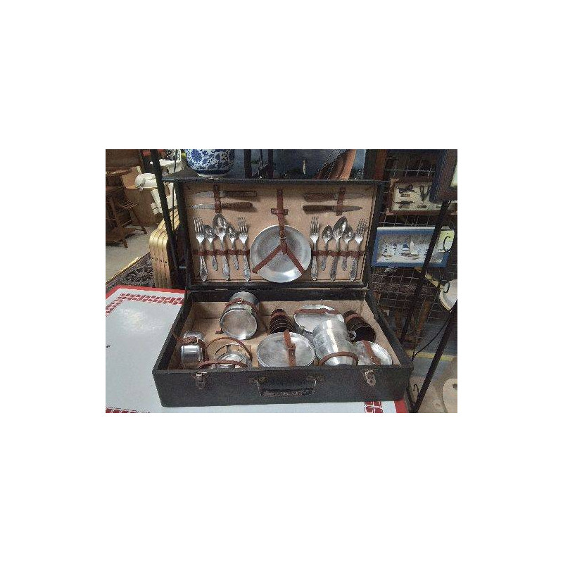 VALISE PIQUE NIQUE VINTAGE ACCESSOIRES EN ALU POUR 4 PERSONNES