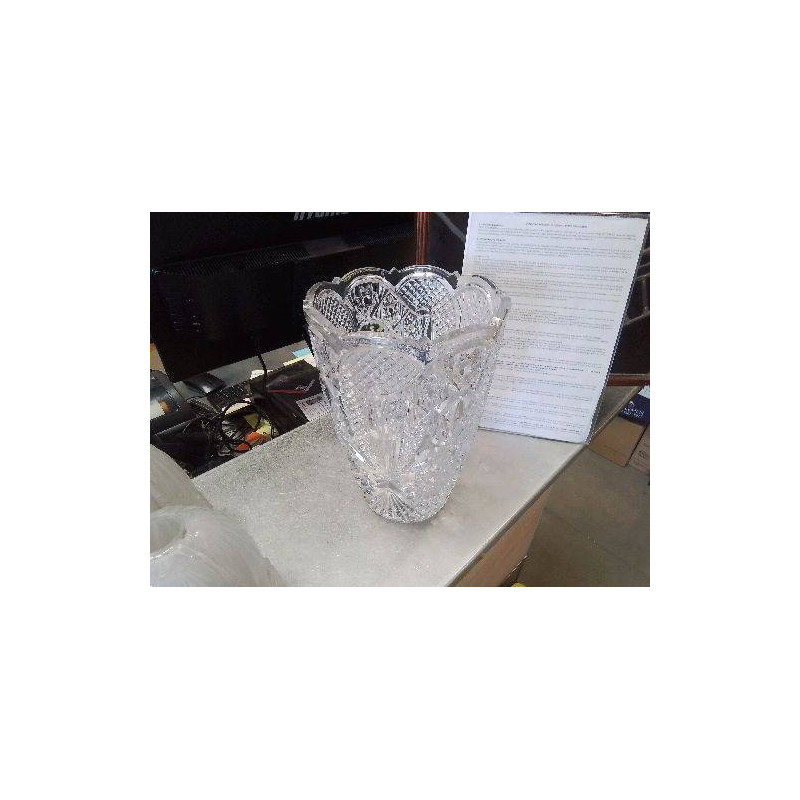VASE CRISTAL CISELÉ 