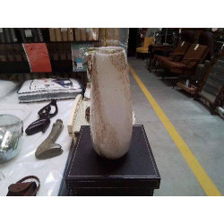 VASE PATE DE VERRE BLANC...