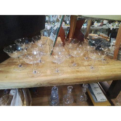 LOT 6 COUPES CHAMPAGNE...
