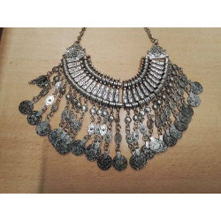 COLLIER METAL BRELOQUES