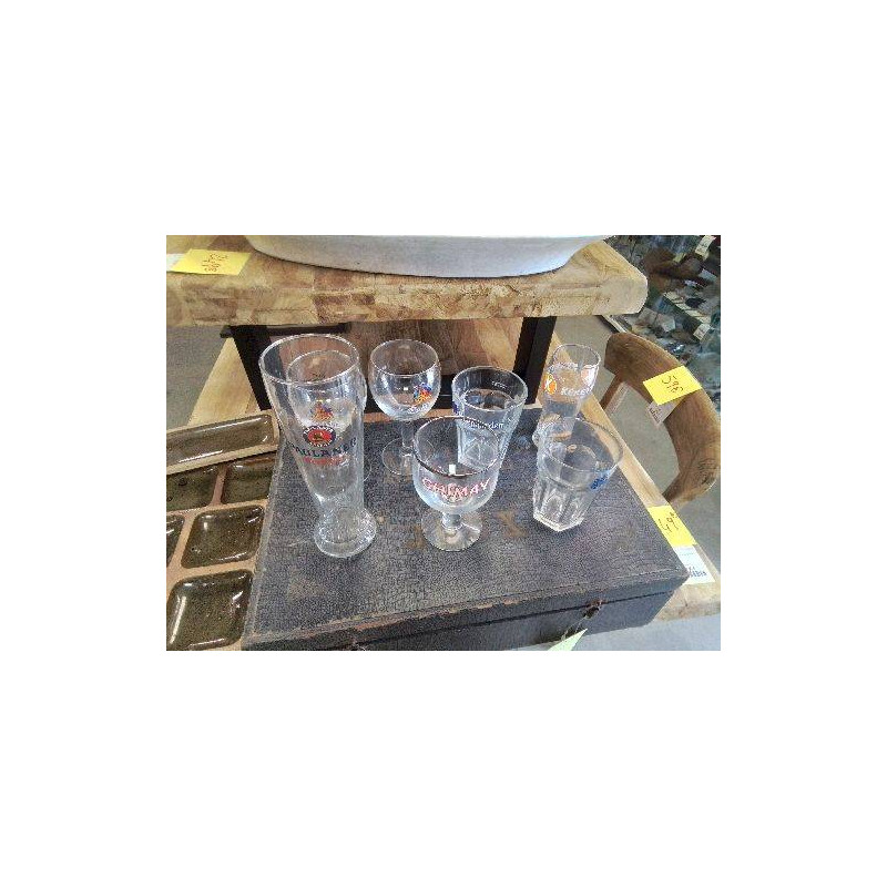 LOT 7 VERRES À BIÈRES DÉPAREILLÉS