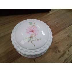 BONBONNIERE PORCELAINE...