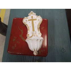 BENITIER BLC DORÉ PORCELAINE