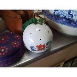 SALIÈRE BOULE DÉCOR FLEURS