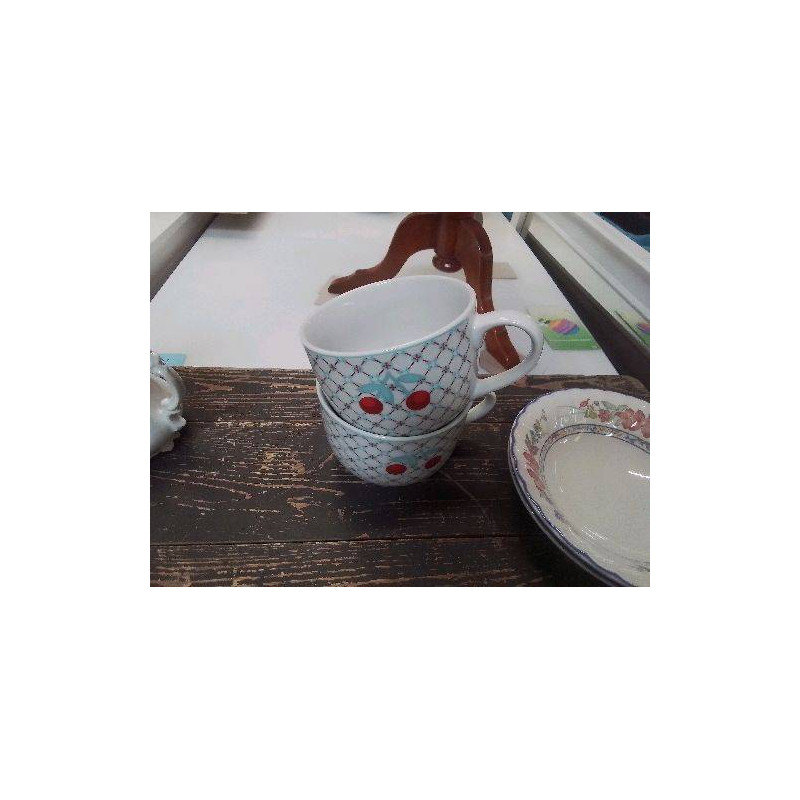 LOT 2 TASSES CERISES