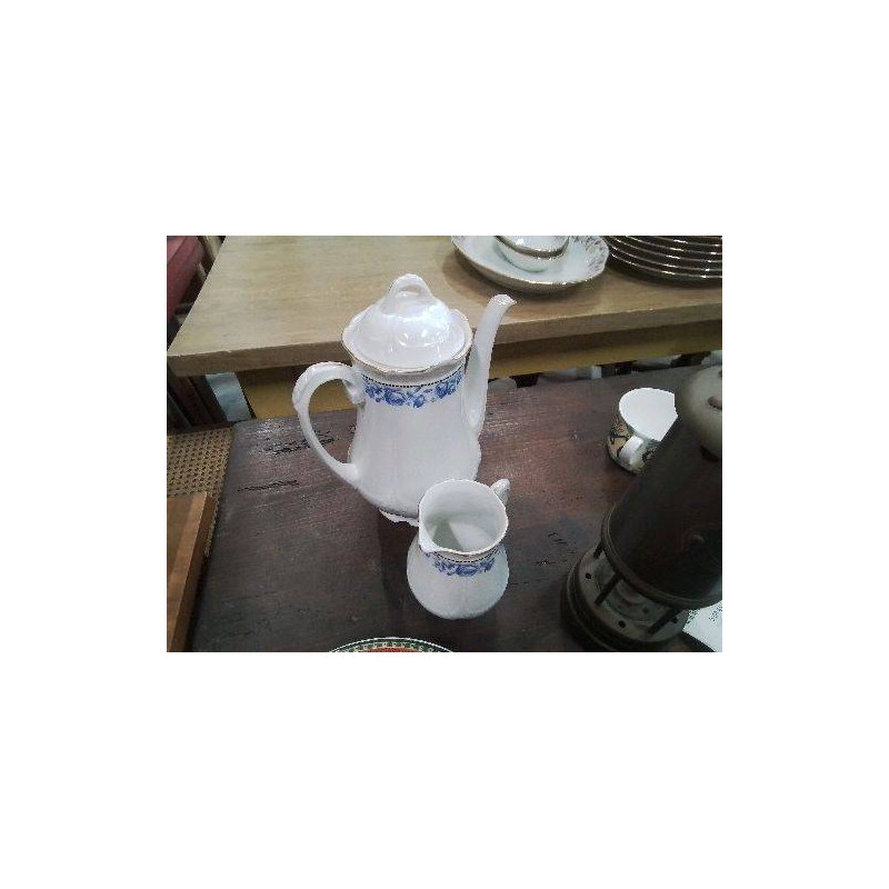 ENS THÉIÈRE ET POT À LAIT PORCELAINE DÉCOR FLEURS BLEUES 