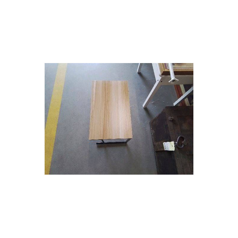 TABLE D’APPOINT IMITATION BOIS