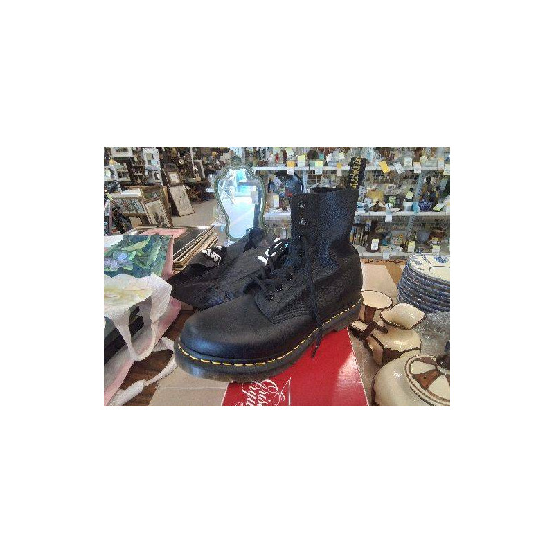 CHAUSSURES DOC MARTENS TAILLE 39 +HOUSSE BB