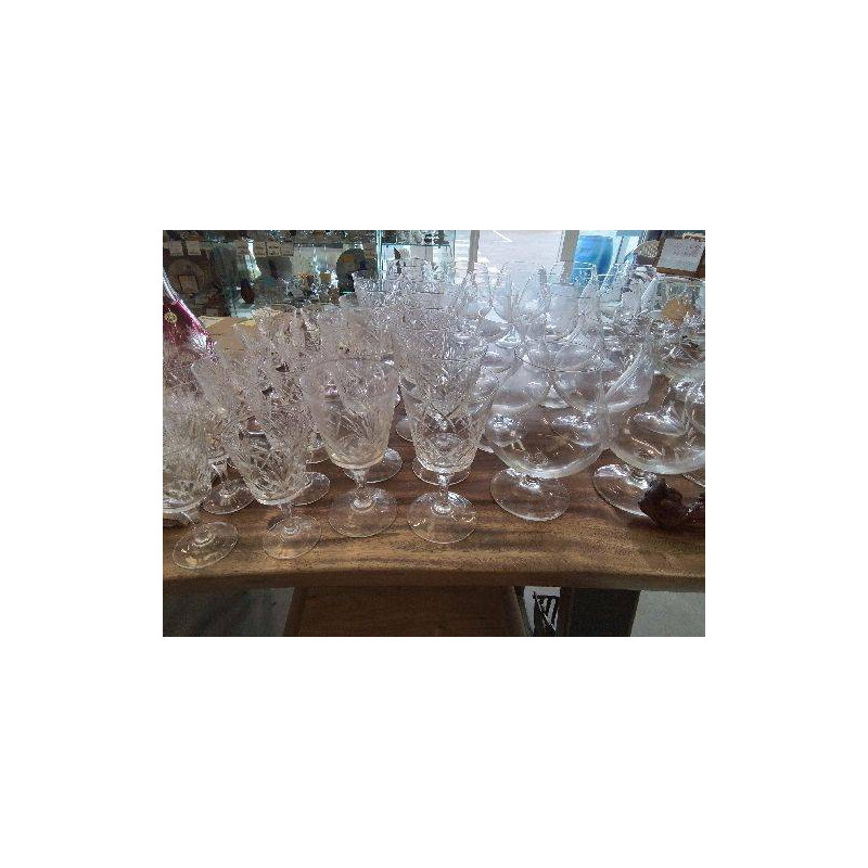LOT 6 VERRES CRISTAL CISELÉ GM