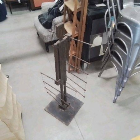STATUETTE METAL SUPPORT