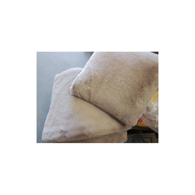 PLAID FAUSSE FOURRURE MARRO GLACE +2 COUSSINS RESERVE