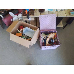 LOT PLAYMOBILS SANS LA CAISSE