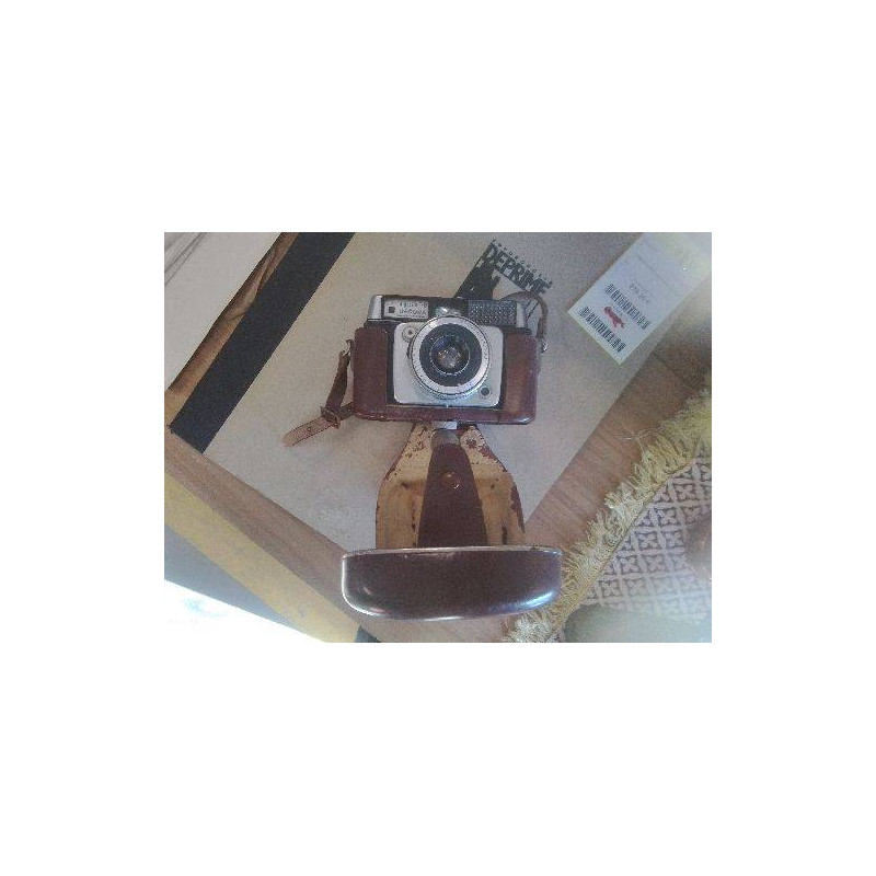 APPAREIL PHOTO ANCIEN AVEC ETUI CUIR EN ACCESSOIRE BB