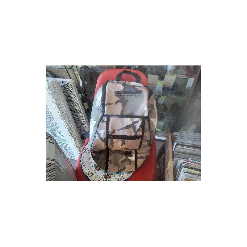 PETIT SAC A DOS CAMOUFLAGE HELMETS EN L ETAT