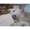 GRAND PIED DE LAMPE A ELECTRIFIER CERAMIQUE BLANCHE A FLEURS BLEUES 
